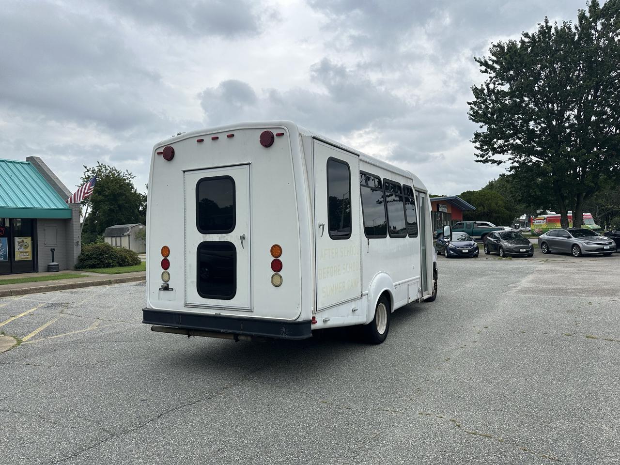 Ford Econoline Commercial Cutaway E-450 Super Duty 158" DRW 2012