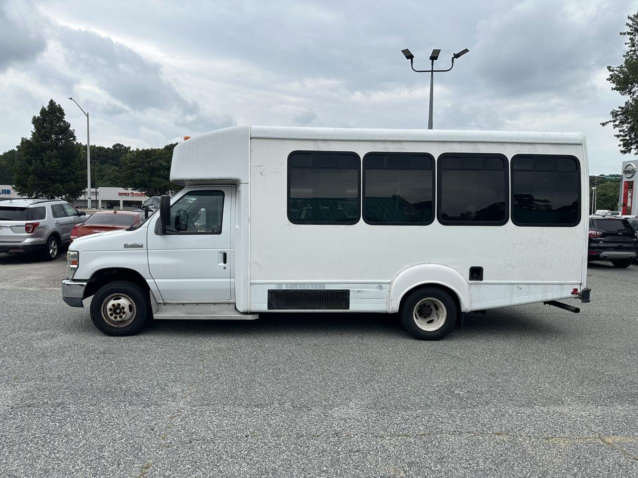 Ford Econoline Commercial Cutaway E-450 Super Duty 158" DRW 2012