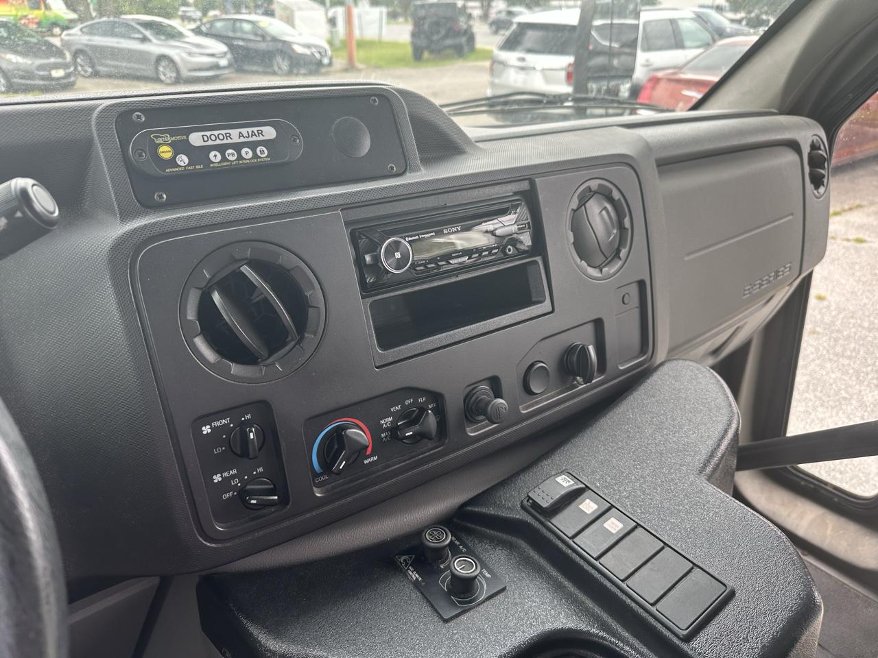 Ford Econoline Commercial Cutaway E-450 Super Duty 158" DRW 2012