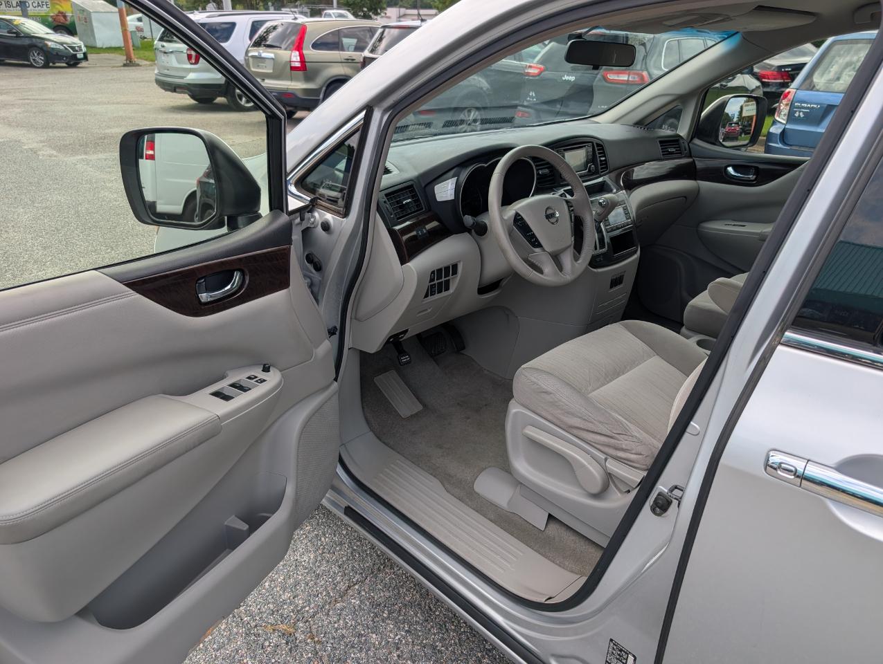 Nissan Quest SV 2017
