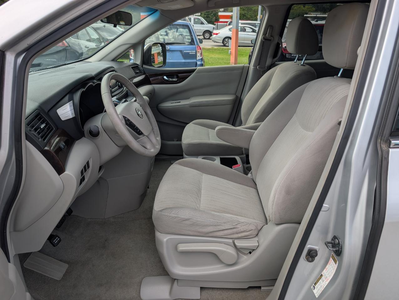 Nissan Quest SV 2017