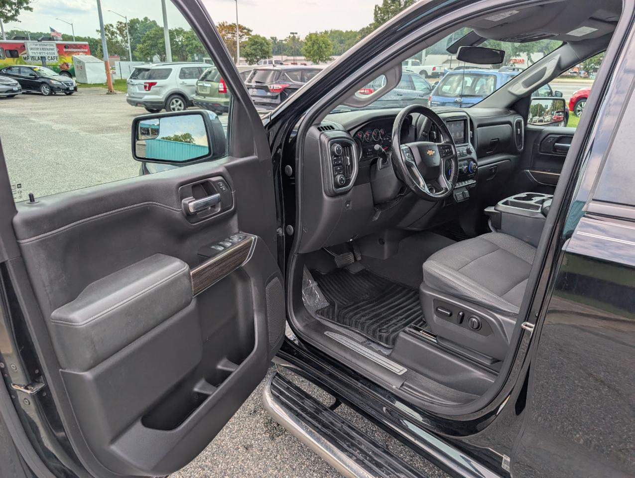 Chevrolet Silverado 1500 4WD Crew Cab 147" LT 2019