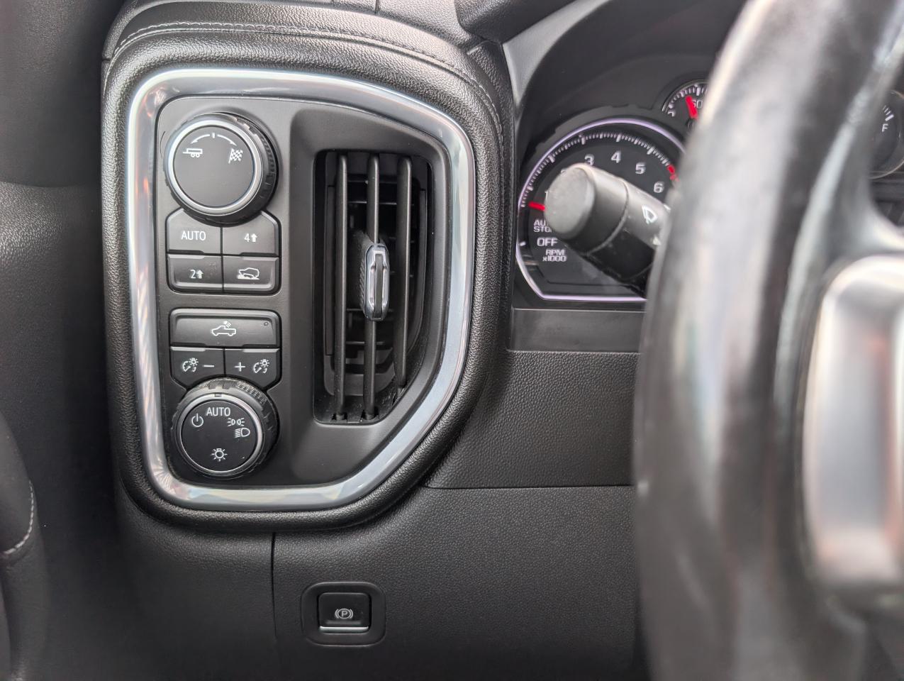 Chevrolet Silverado 1500 4WD Crew Cab 147" LT 2019