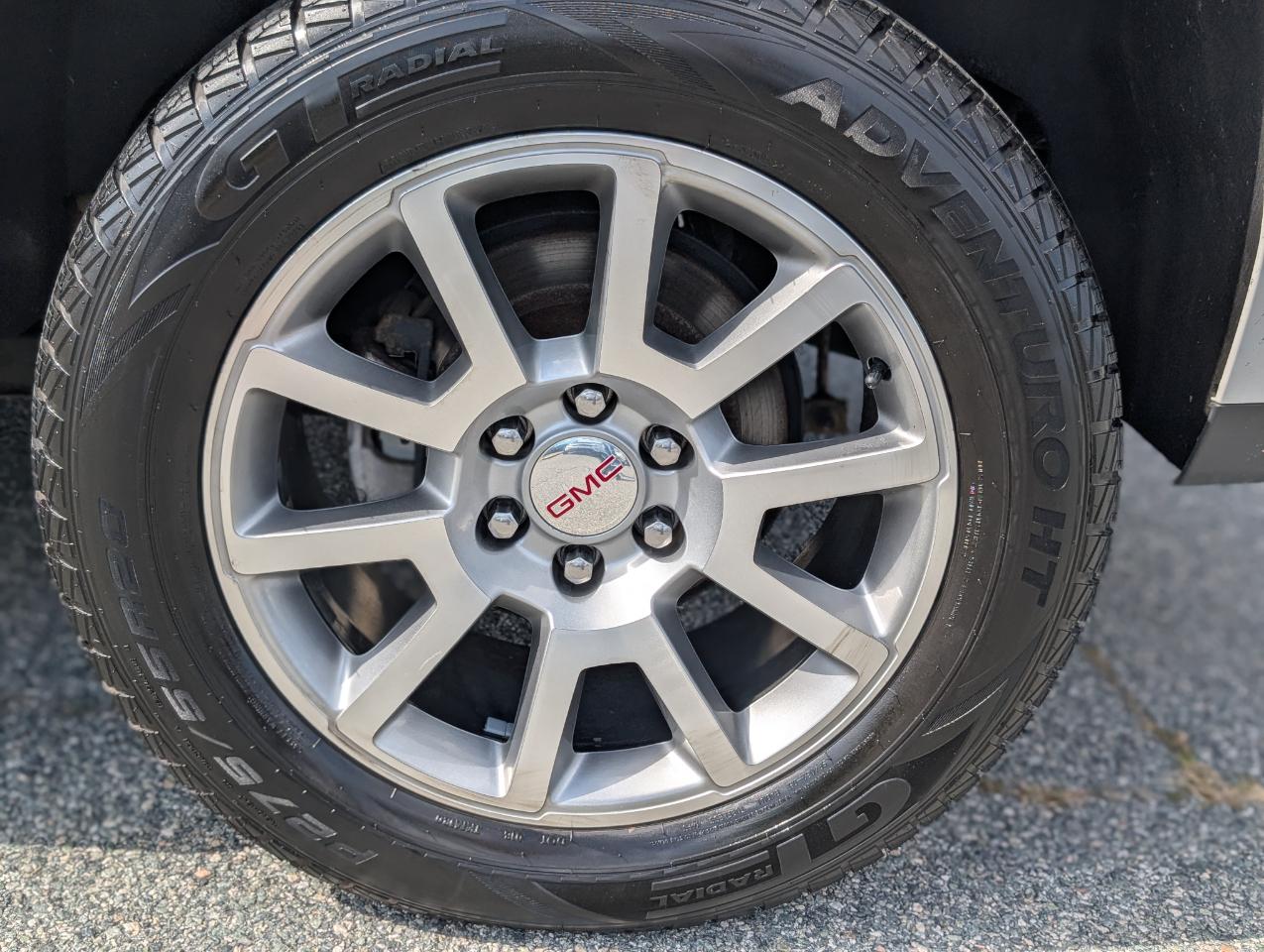 GMC Yukon photo 3