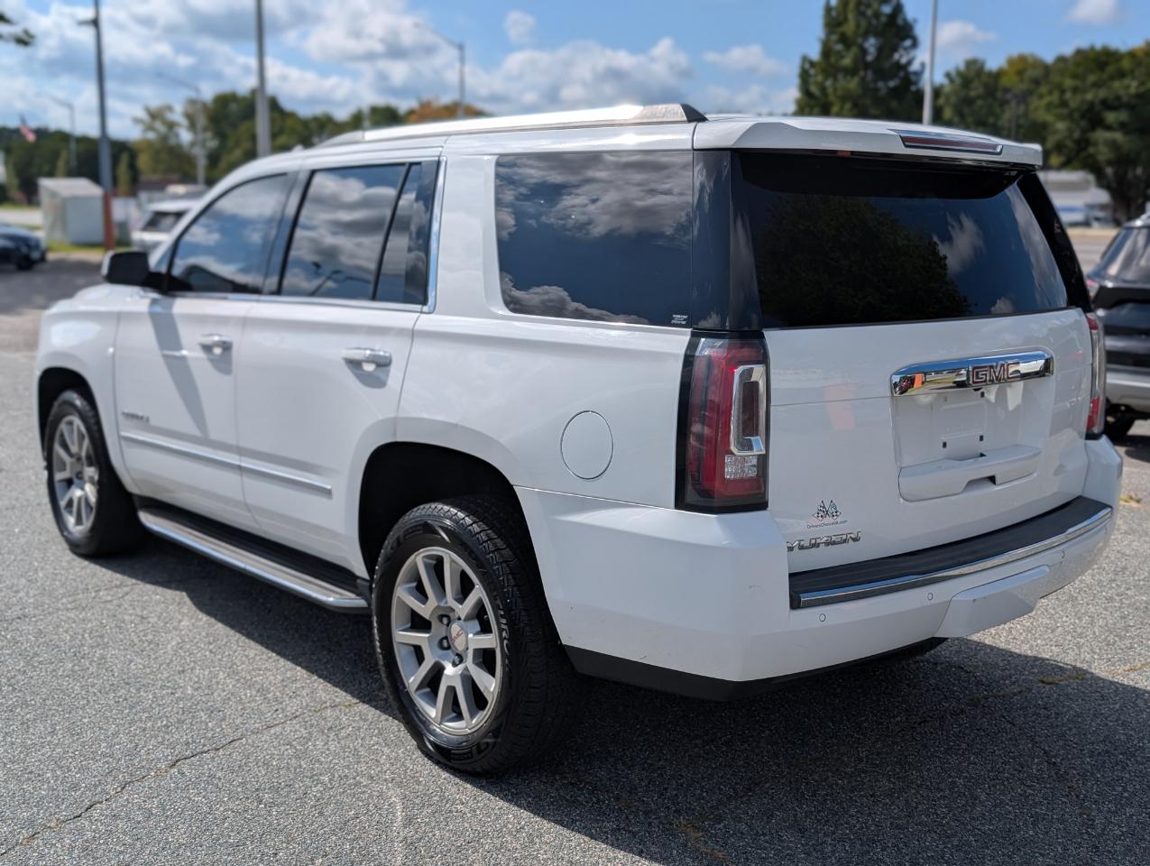 GMC Yukon photo 4