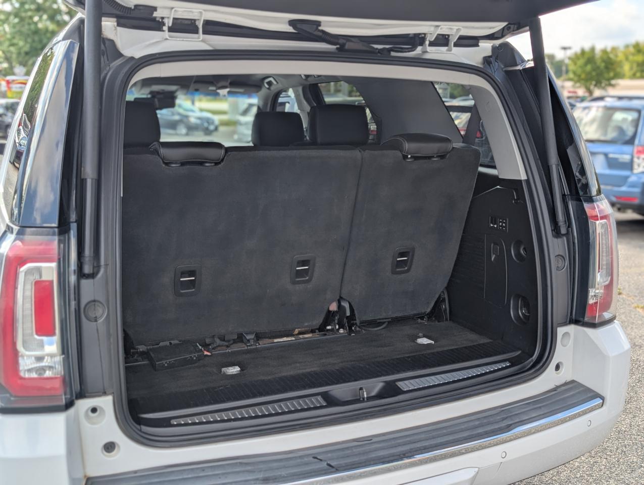 GMC Yukon photo 6