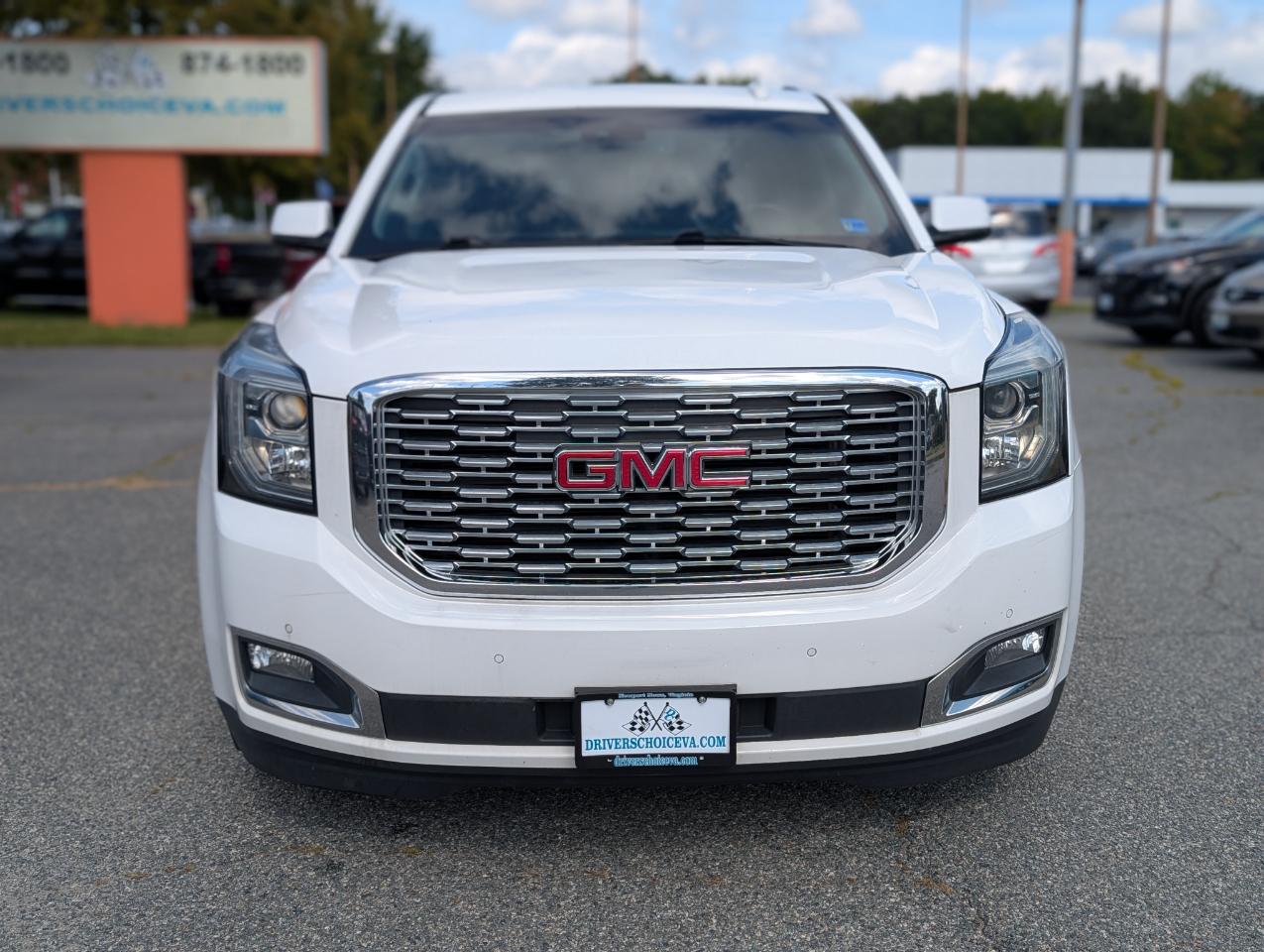 GMC Yukon photo 11