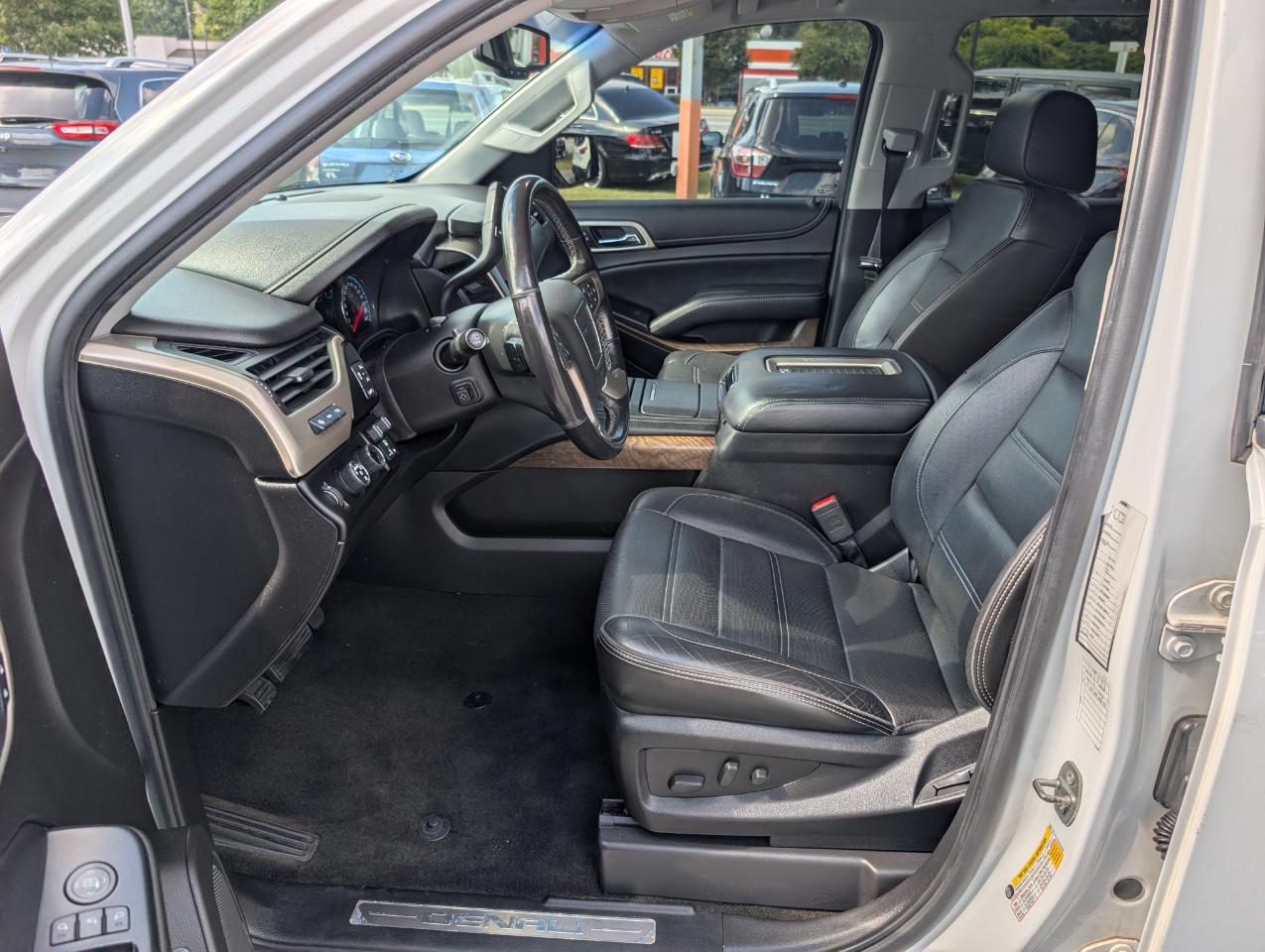GMC Yukon photo 15