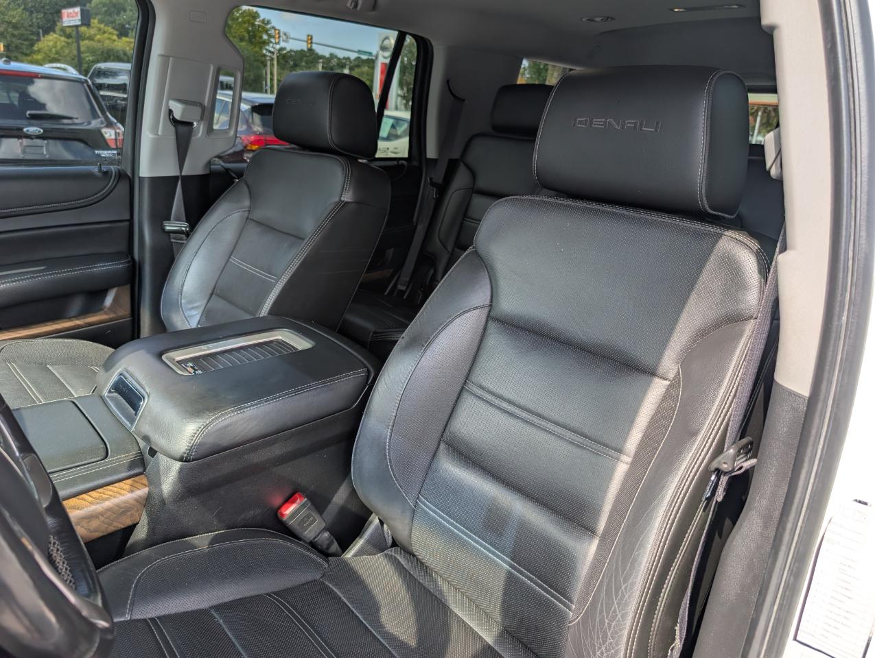 GMC Yukon photo 16