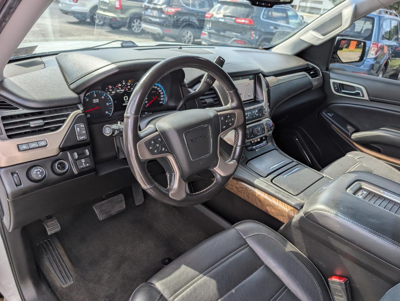 GMC Yukon photo 17