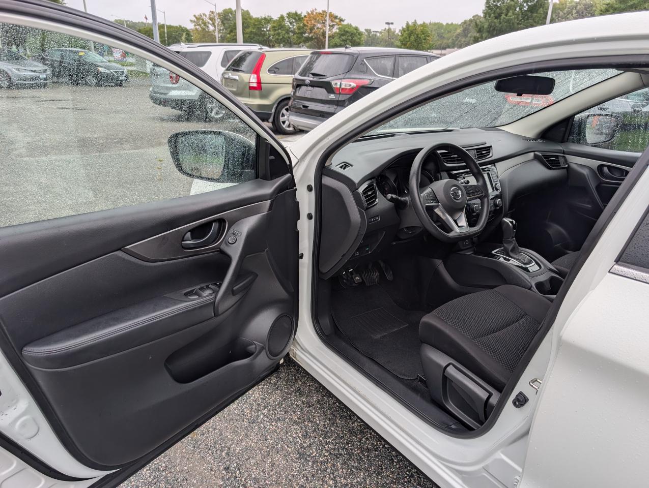 Nissan Rogue Sport photo 11