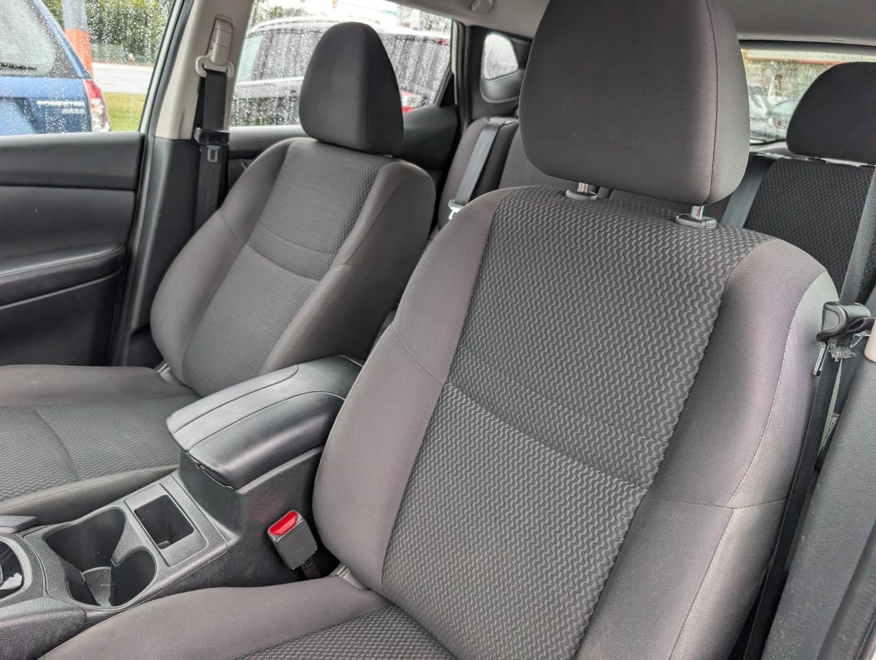 Nissan Rogue Sport photo 14
