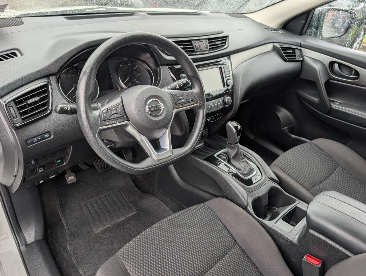 Nissan Rogue Sport photo 15