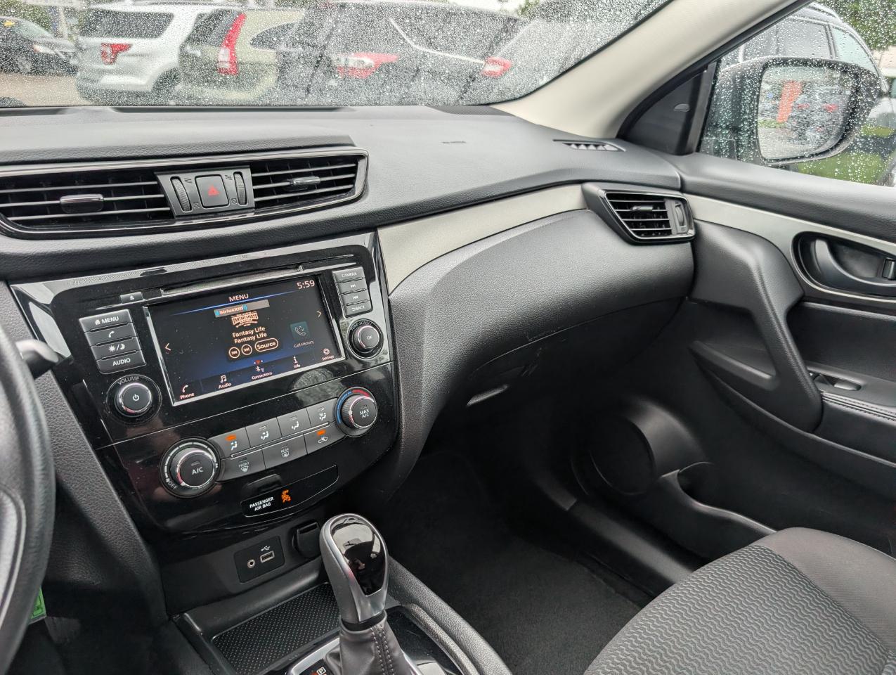 Nissan Rogue Sport photo 20