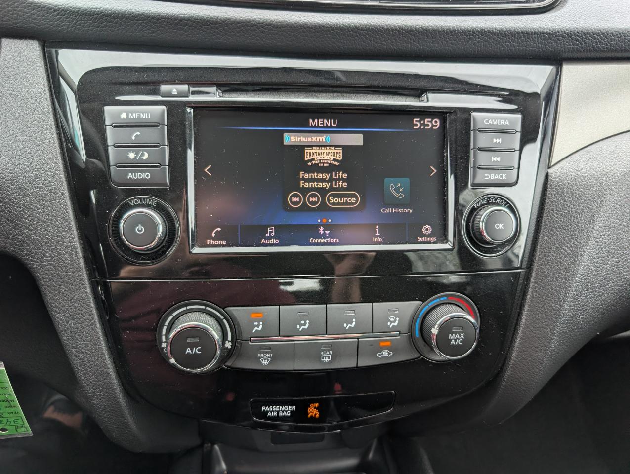 Nissan Rogue Sport photo 21