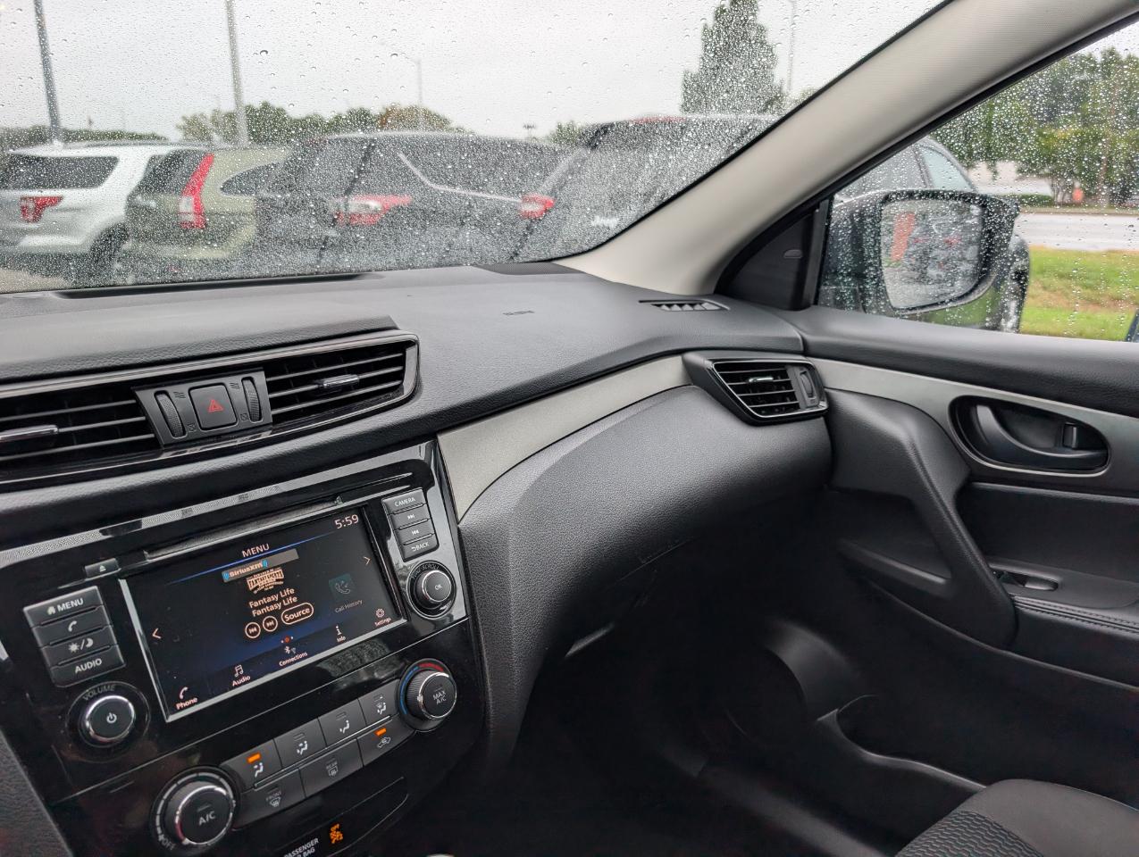 Nissan Rogue Sport photo 24
