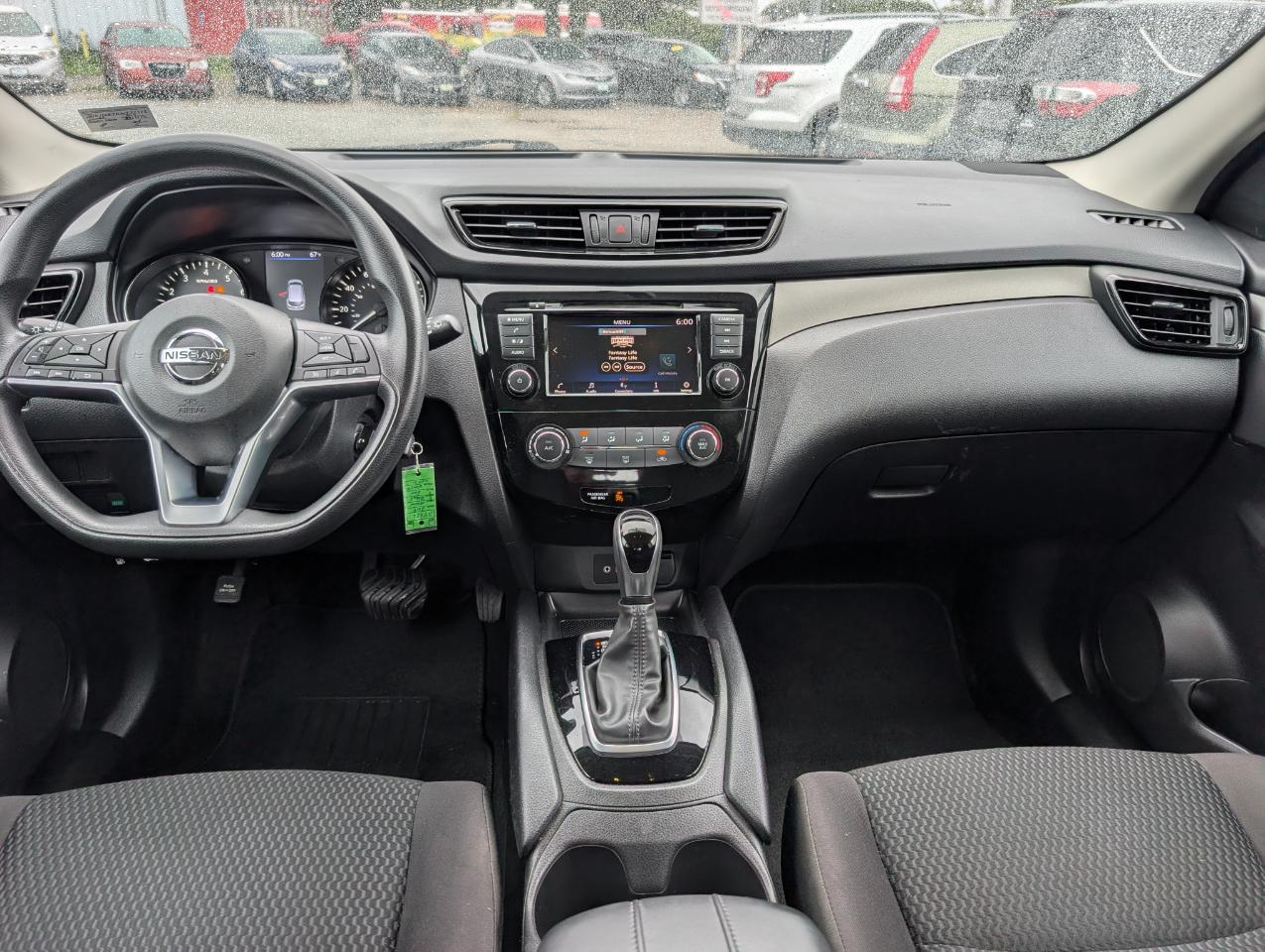 Nissan Rogue Sport photo 28