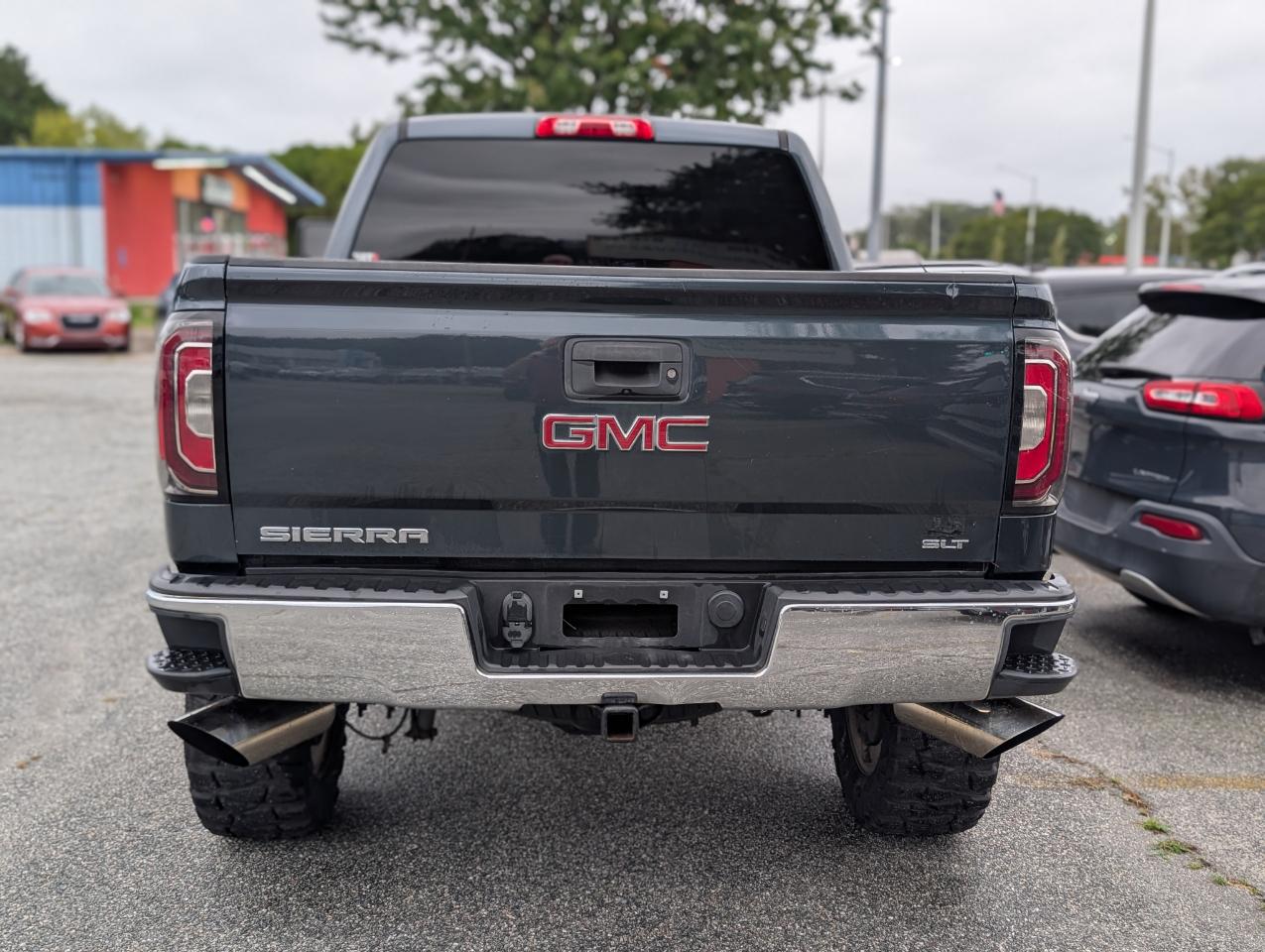 GMC Sierra photo 4