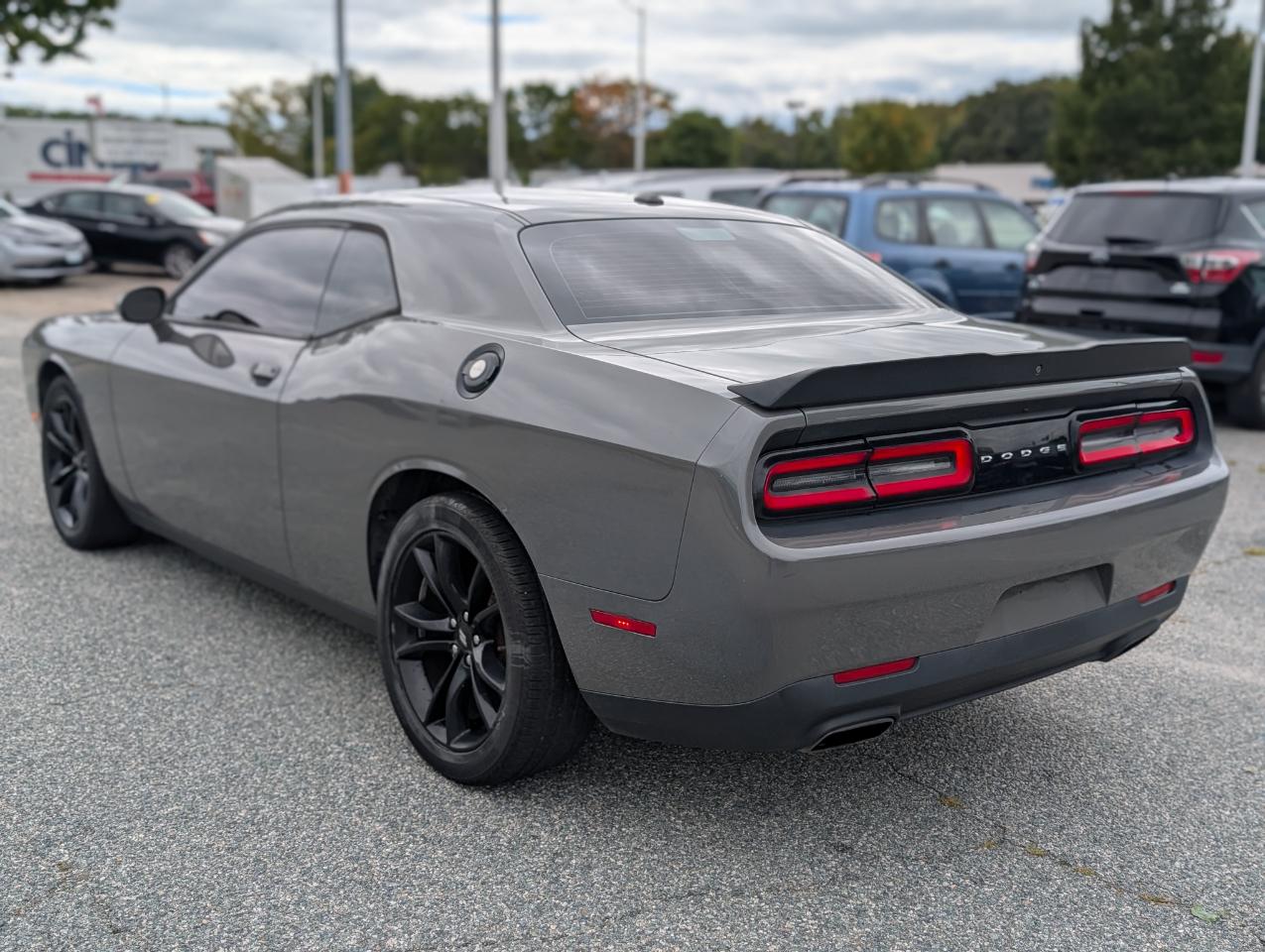 Dodge Challenger SXT RWD 2018