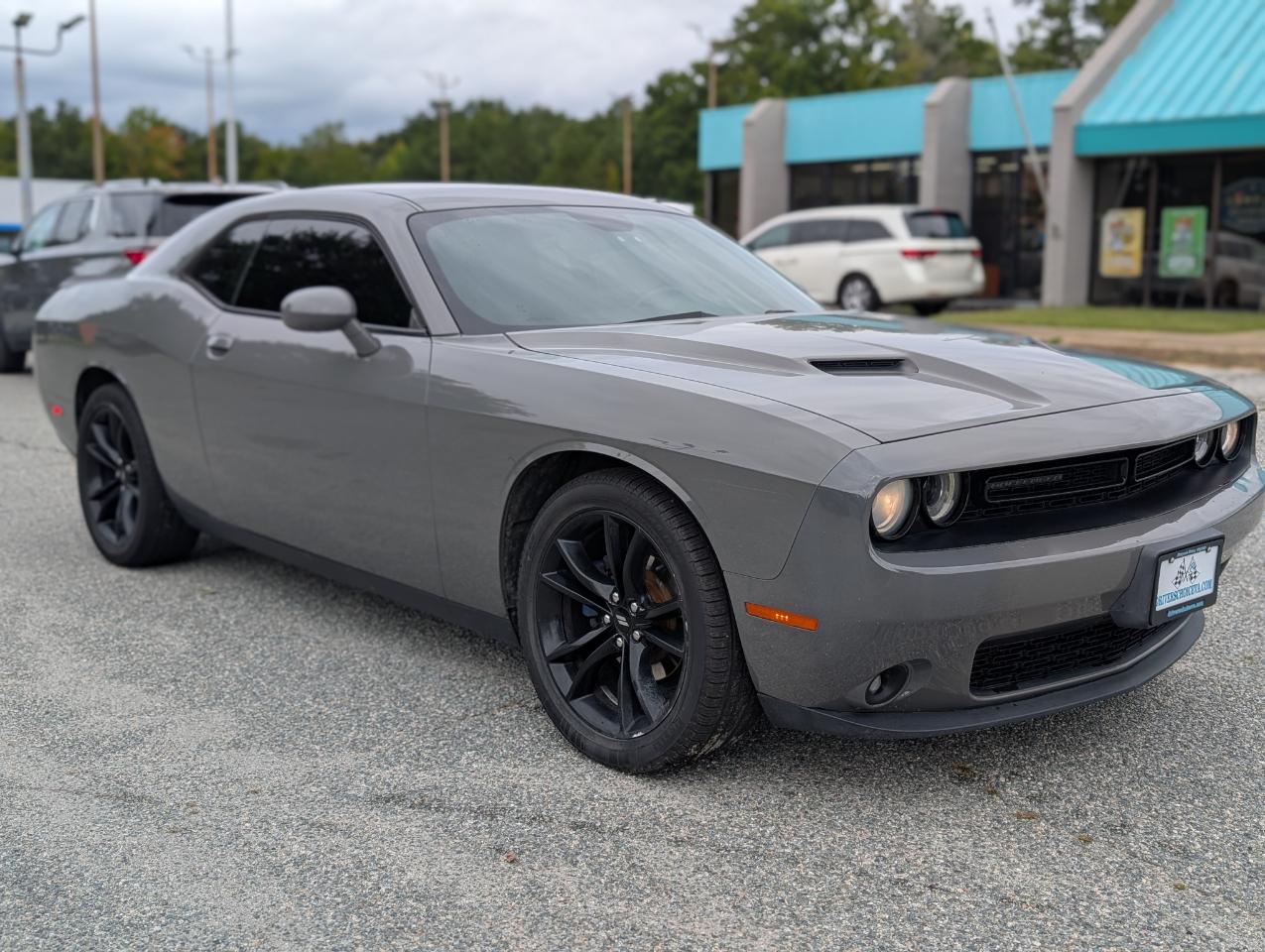 Dodge Challenger SXT RWD 2018