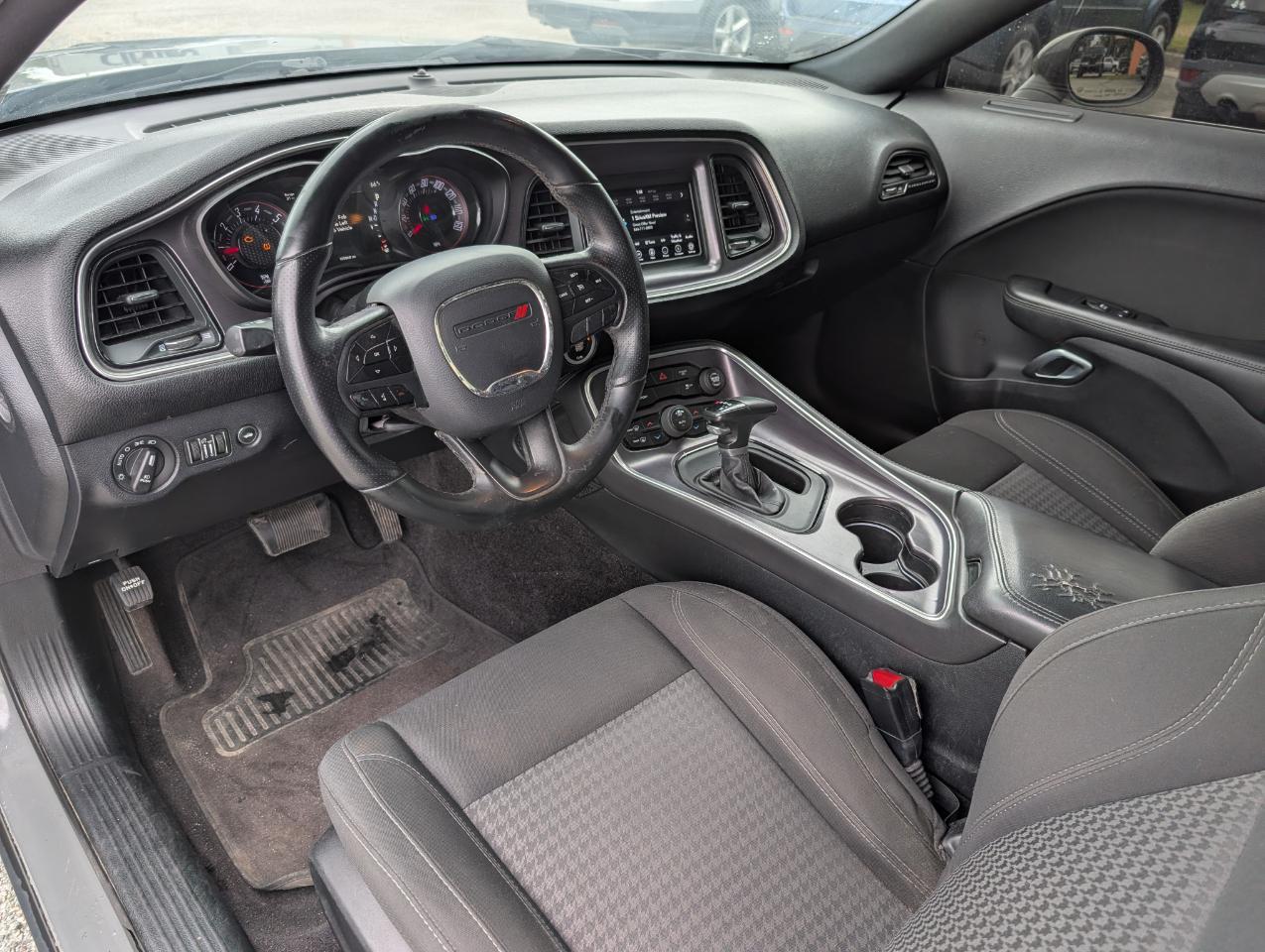 Dodge Challenger SXT RWD 2018