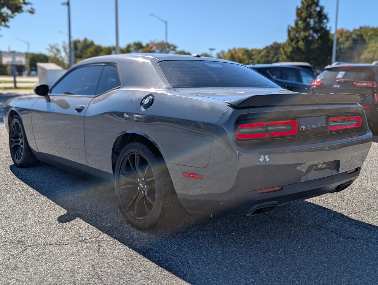 Dodge Challenger SXT RWD 2018