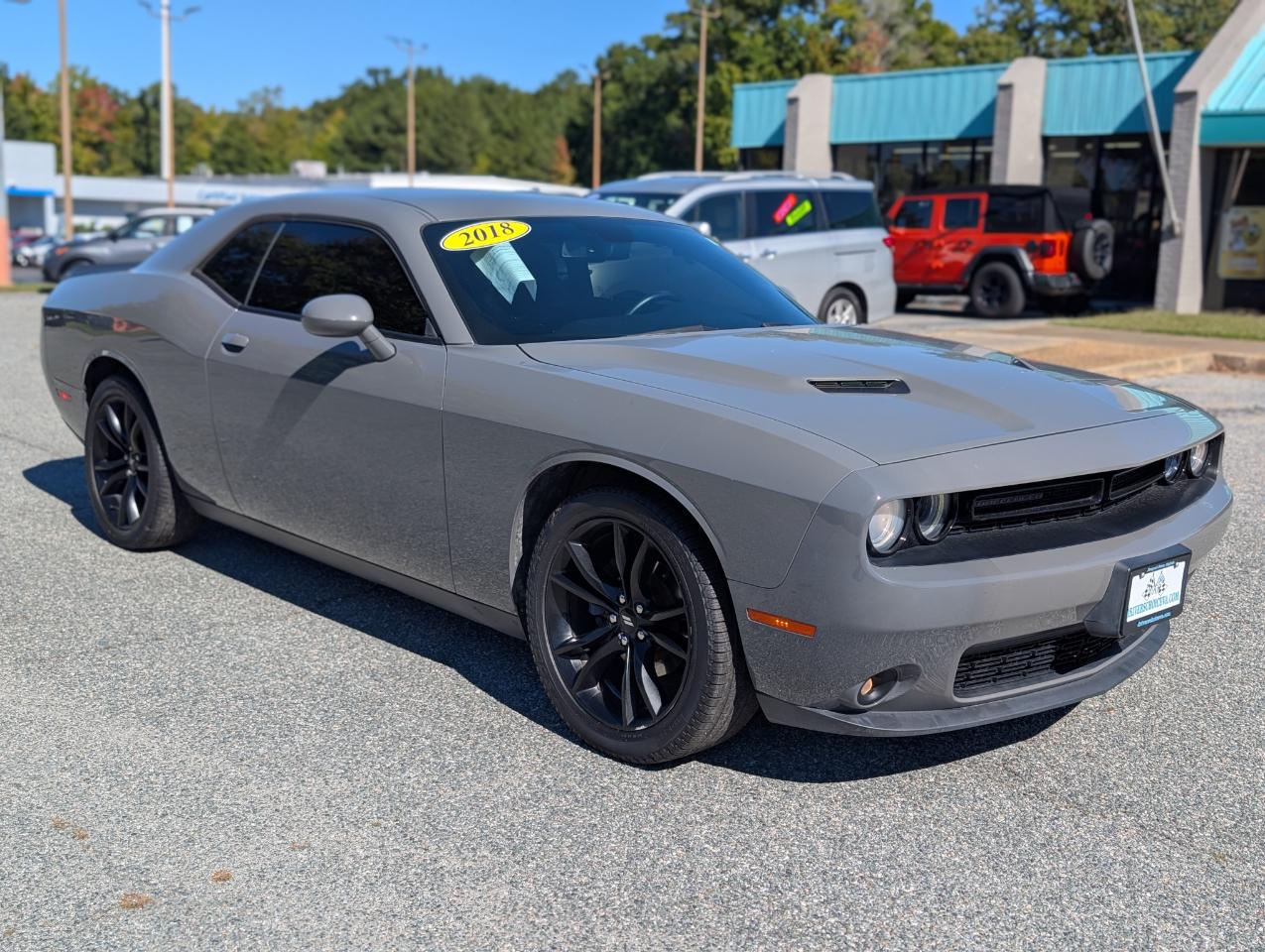 Dodge Challenger SXT RWD 2018