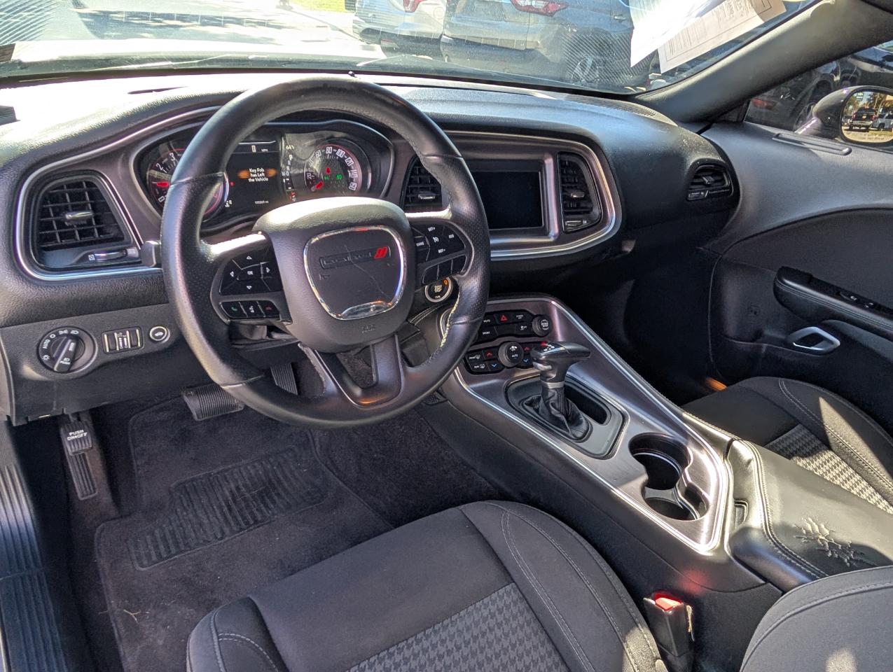Dodge Challenger SXT RWD 2018