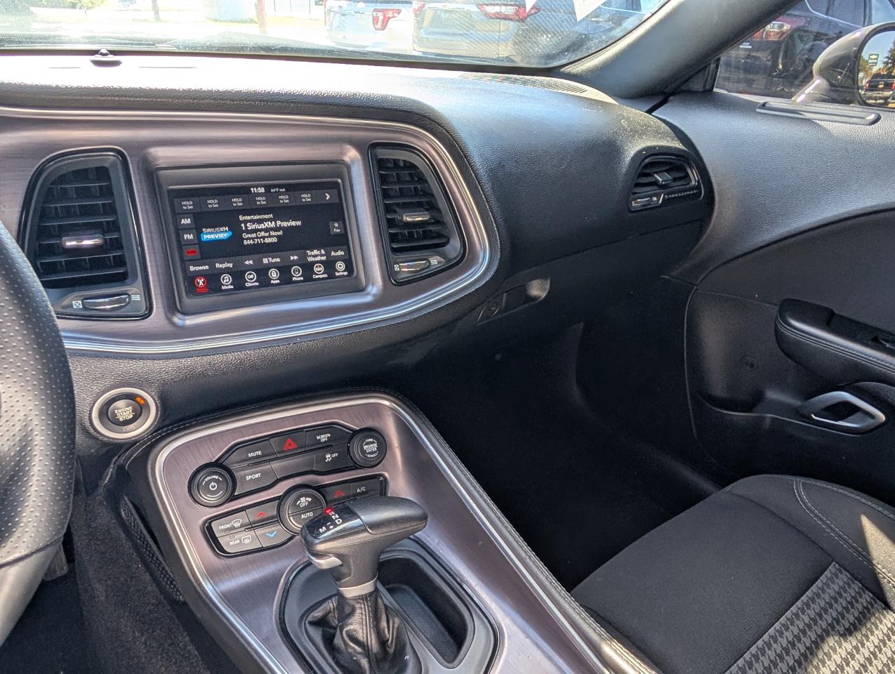 Dodge Challenger SXT RWD 2018