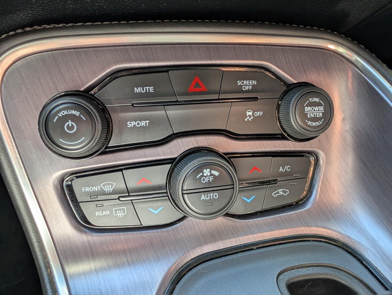 Dodge Challenger SXT RWD 2018