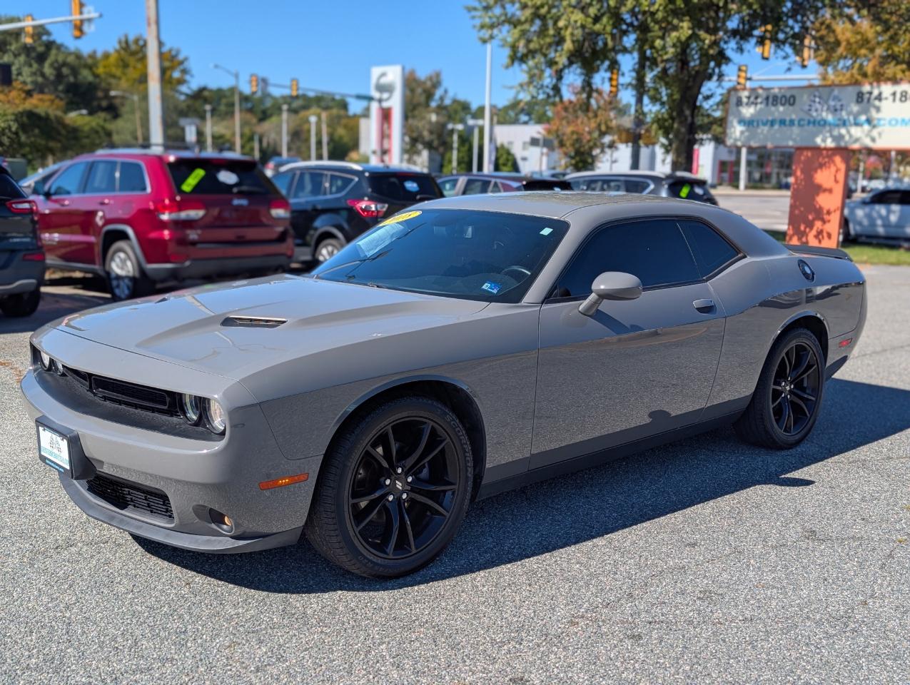 Dodge Challenger SXT RWD 2018