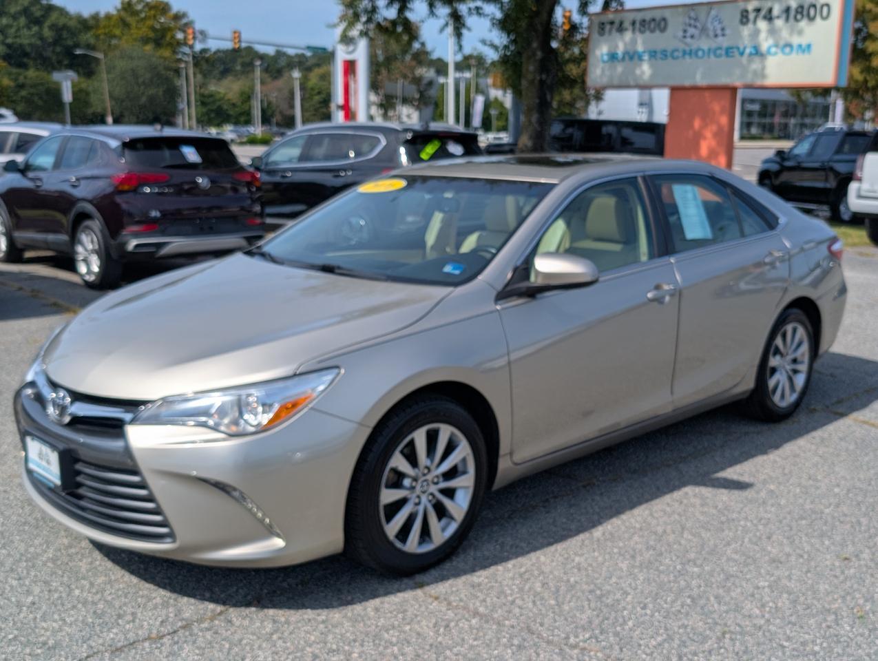 Toyota Camry photo 2