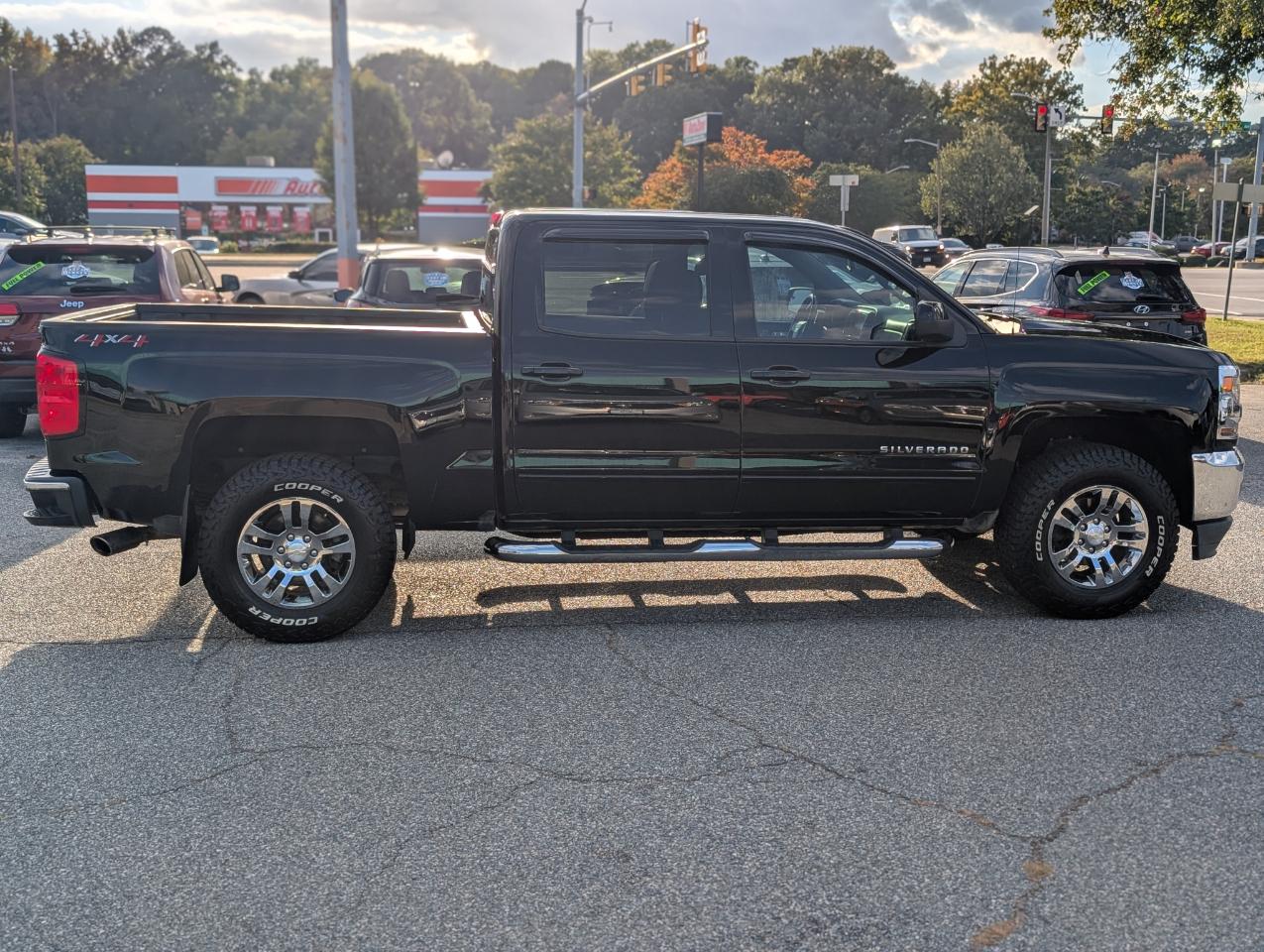 Chevrolet Silverado 1500 4WD Crew Cab 143.5" LT w/1LT 2018