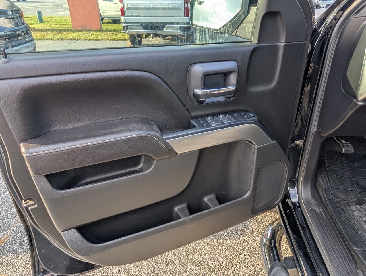 Chevrolet Silverado 1500 4WD Crew Cab 143.5" LT w/1LT 2018