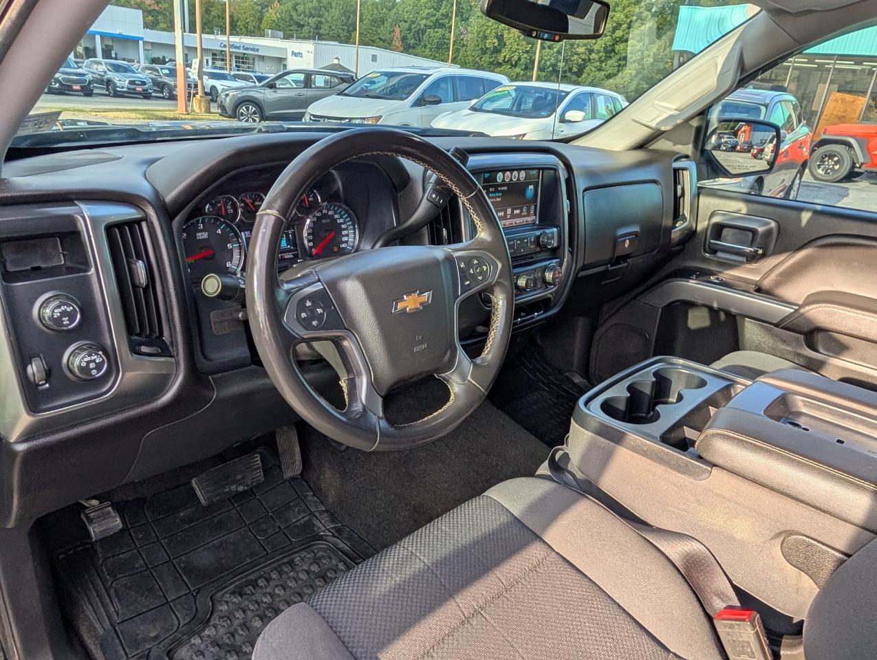 Chevrolet Silverado 1500 4WD Crew Cab 143.5" LT w/1LT 2018