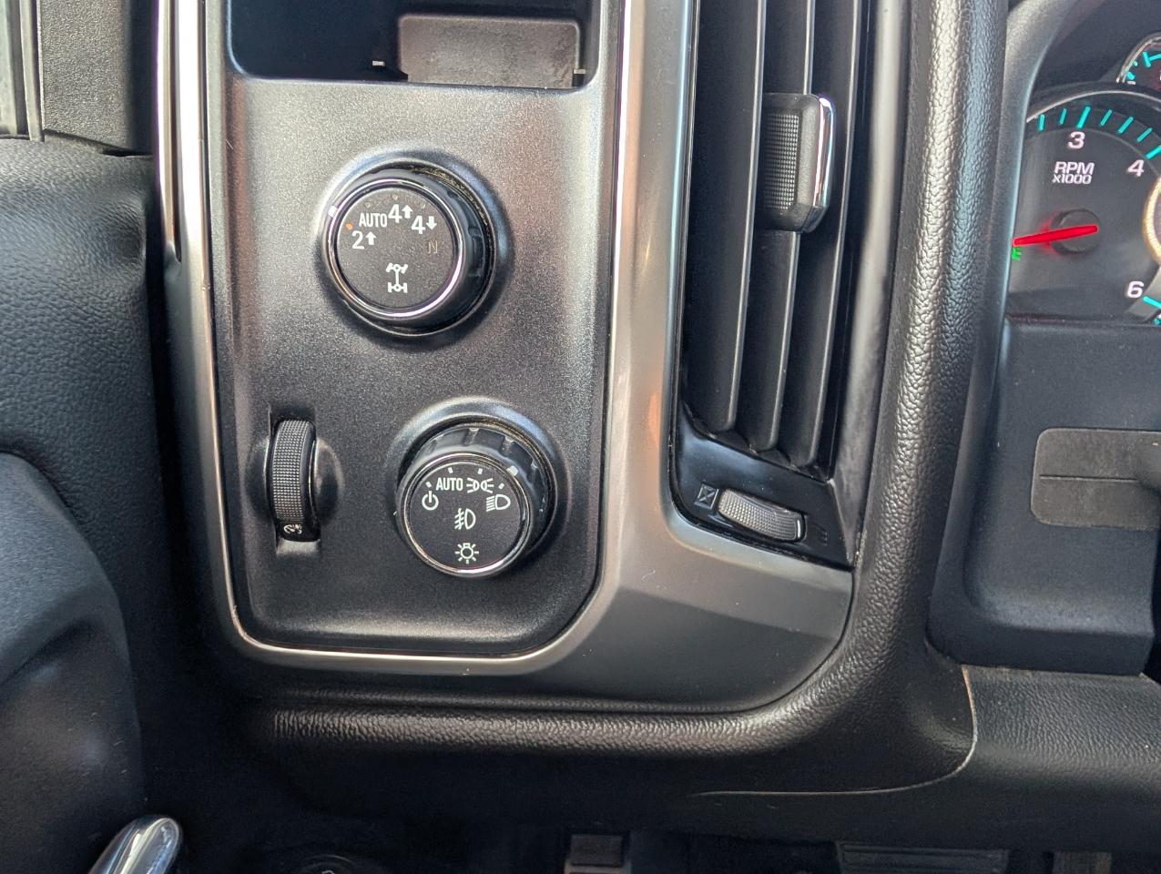 Chevrolet Silverado 1500 4WD Crew Cab 143.5" LT w/1LT 2018
