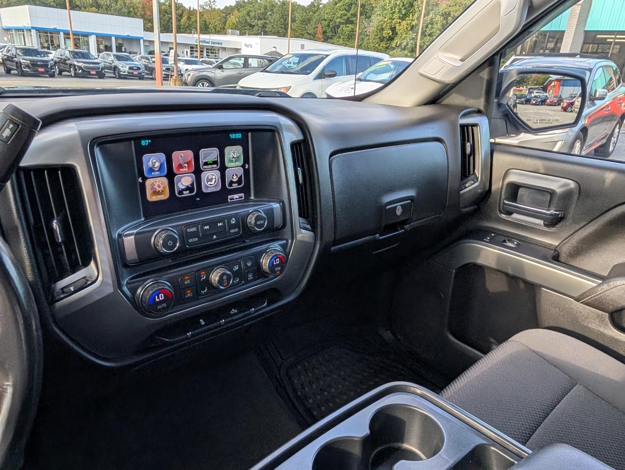 Chevrolet Silverado 1500 4WD Crew Cab 143.5" LT w/1LT 2018