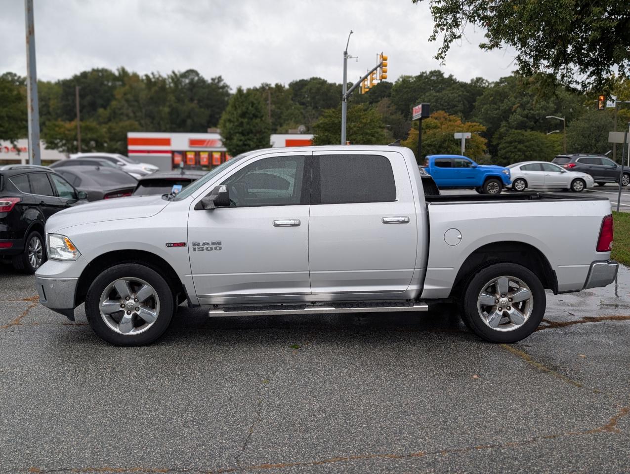 RAM 1500 Big Horn 4x4 Crew Cab 5'7" Box 2017