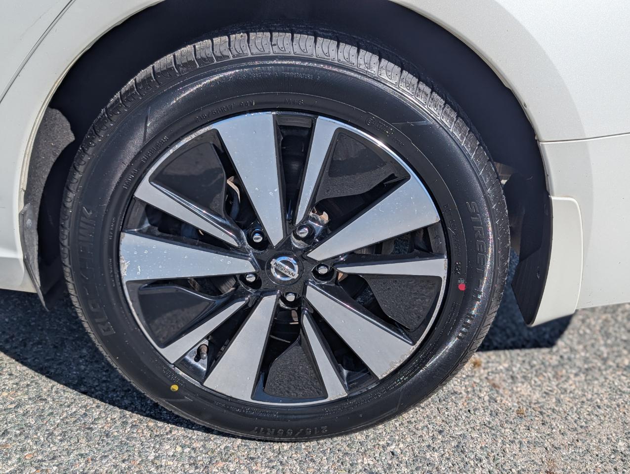 Nissan Altima 2.5 SV AWD Sedan 2019