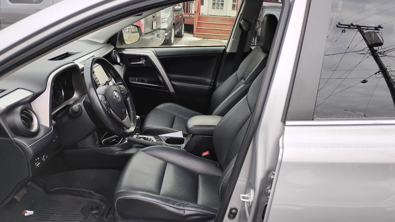 Toyota RAV4 Limited AWD 2018