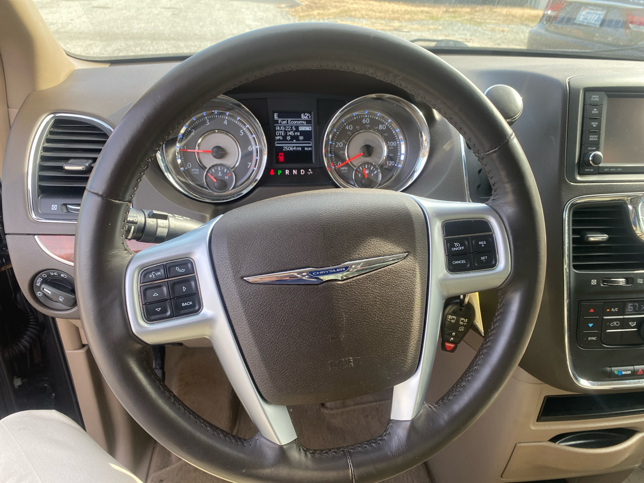 Chrysler Town & Country Touring 2012