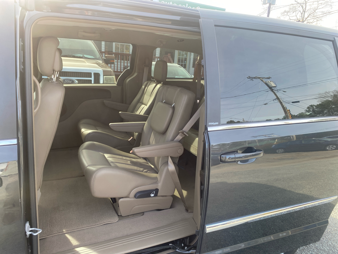 Chrysler Town & Country Touring 2012