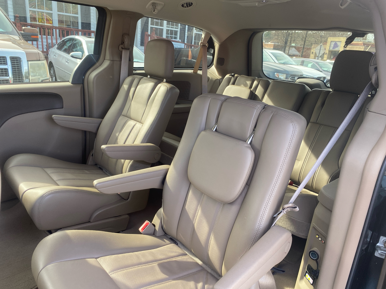 Chrysler Town & Country Touring 2012