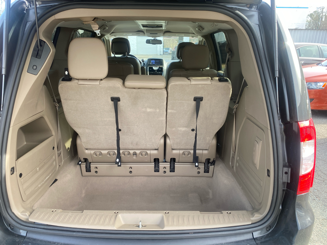 Chrysler Town & Country Touring 2012