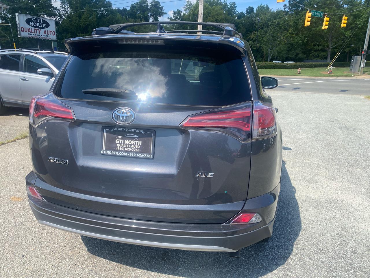 Toyota RAV4 XLE FWD 2018