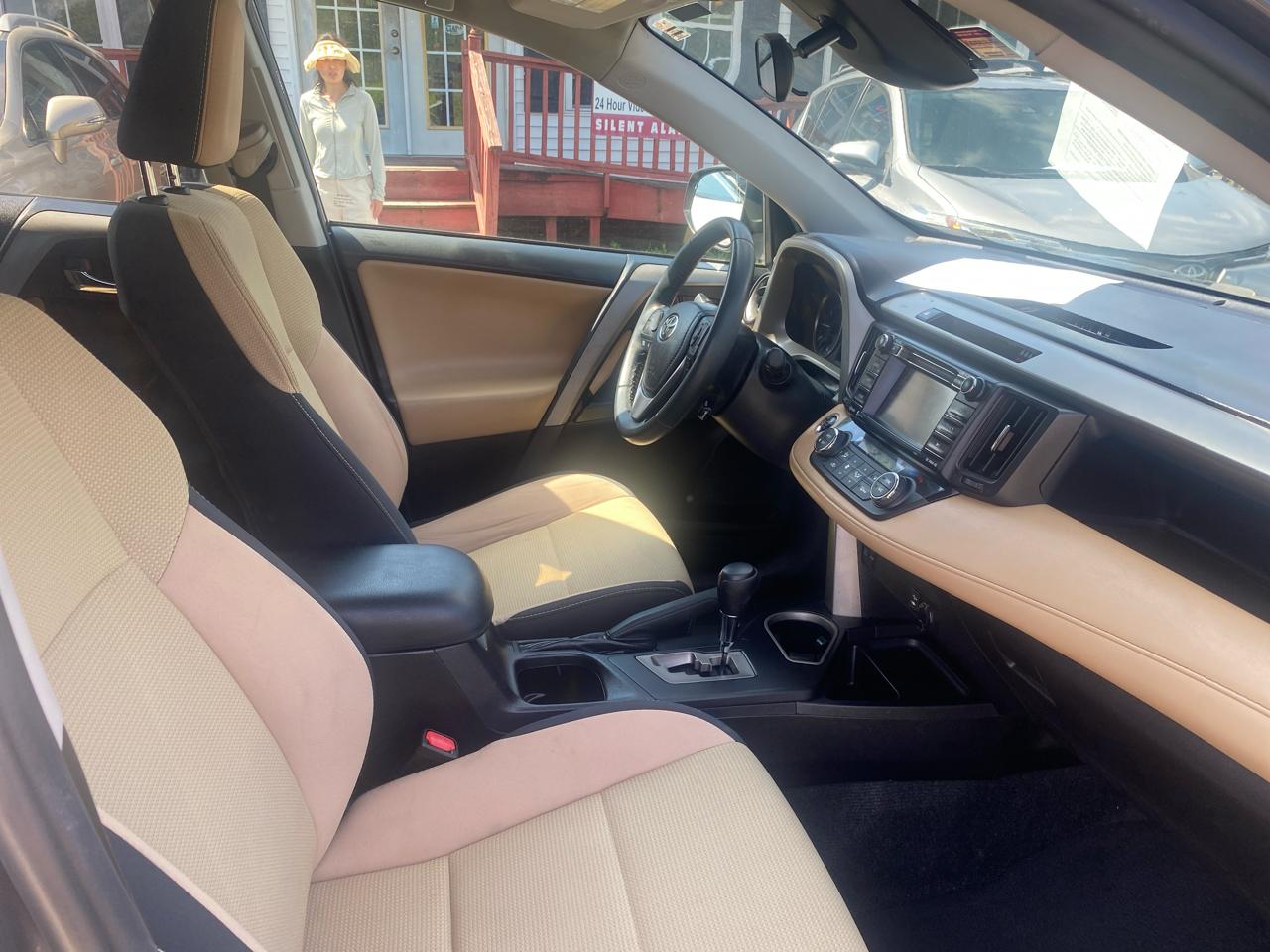 Toyota RAV4 XLE FWD 2018