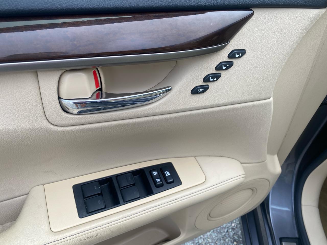 Lexus ES 350  2013