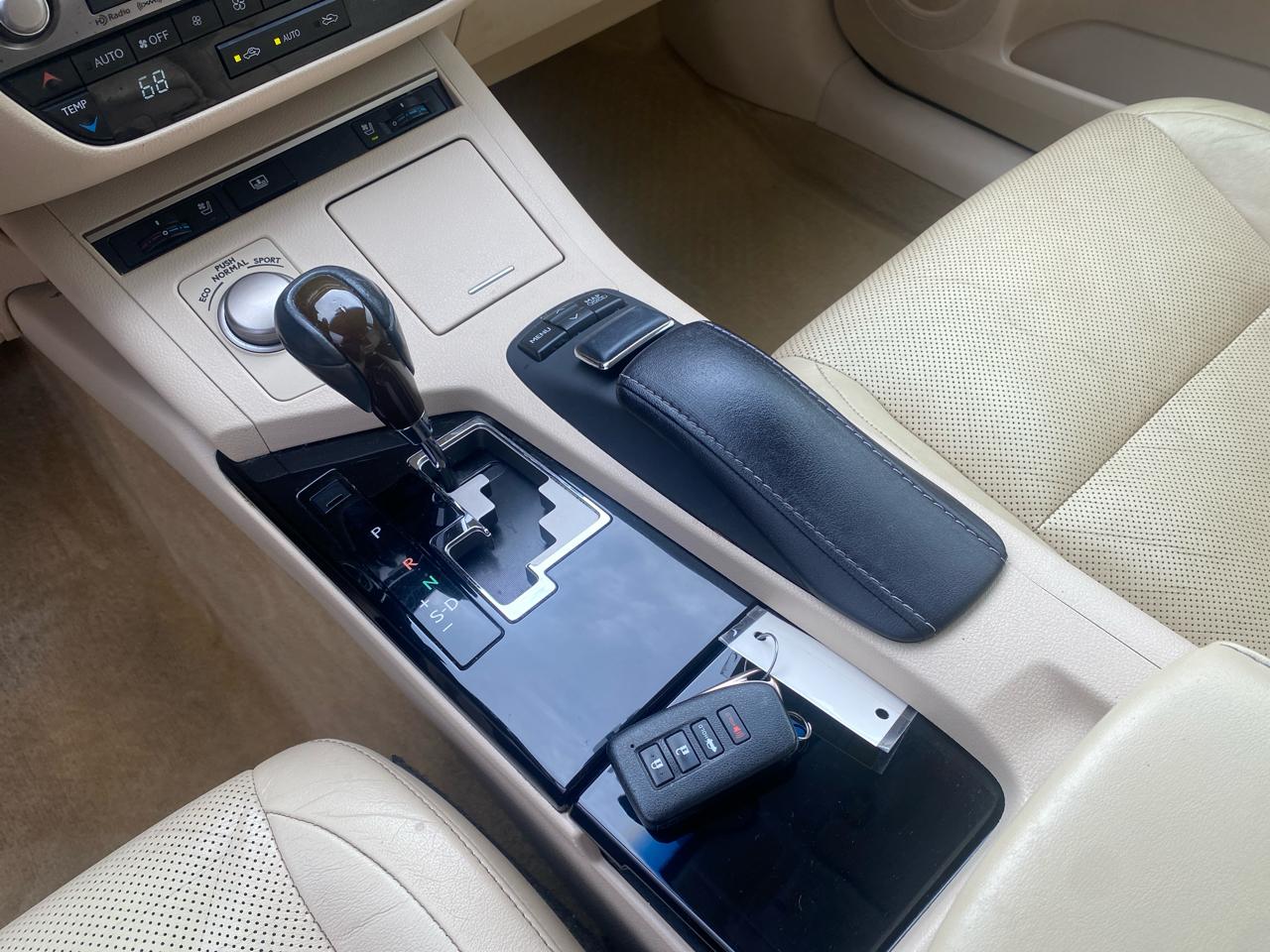 Lexus ES 350  2013