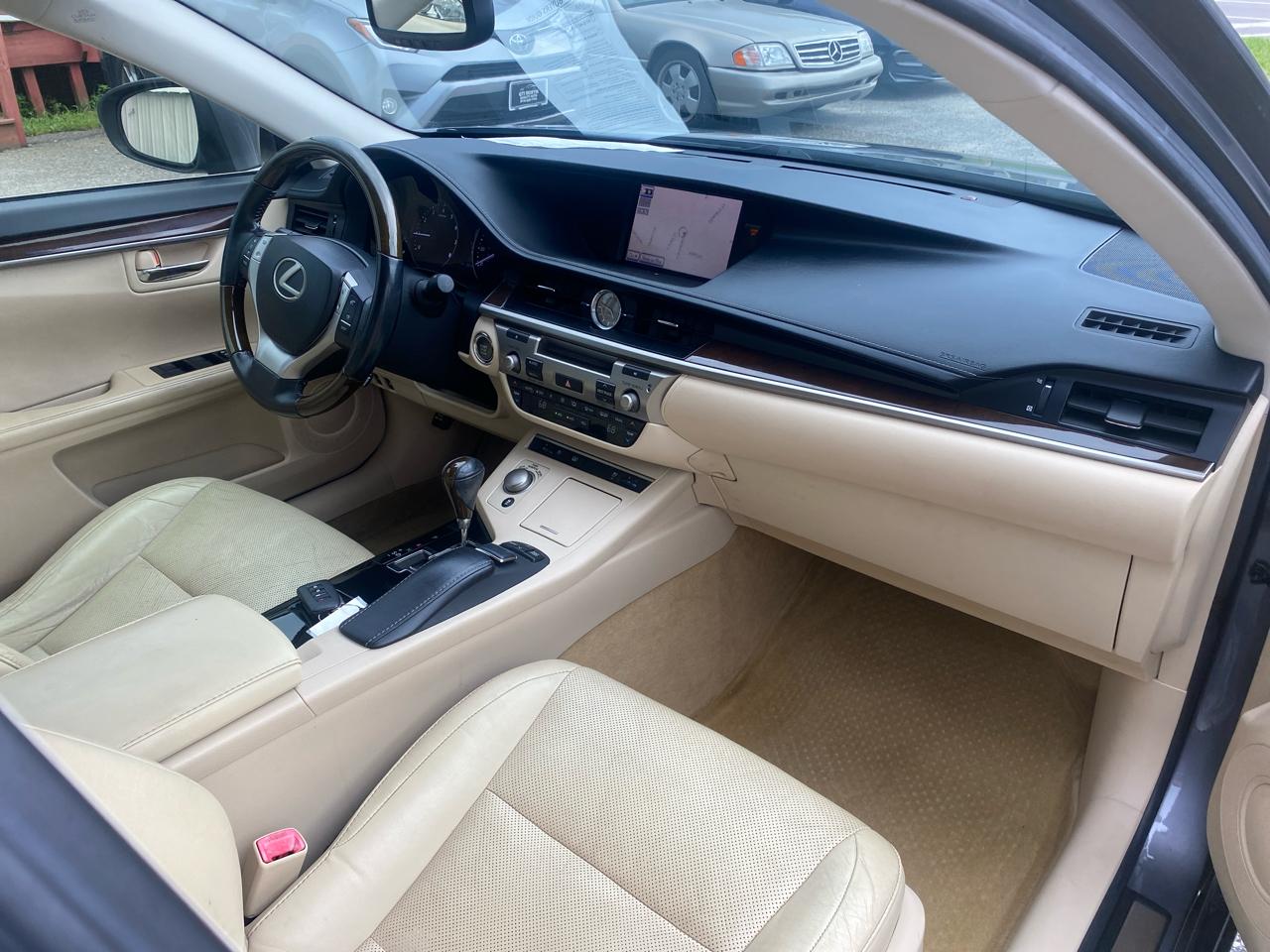 Lexus ES 350  2013