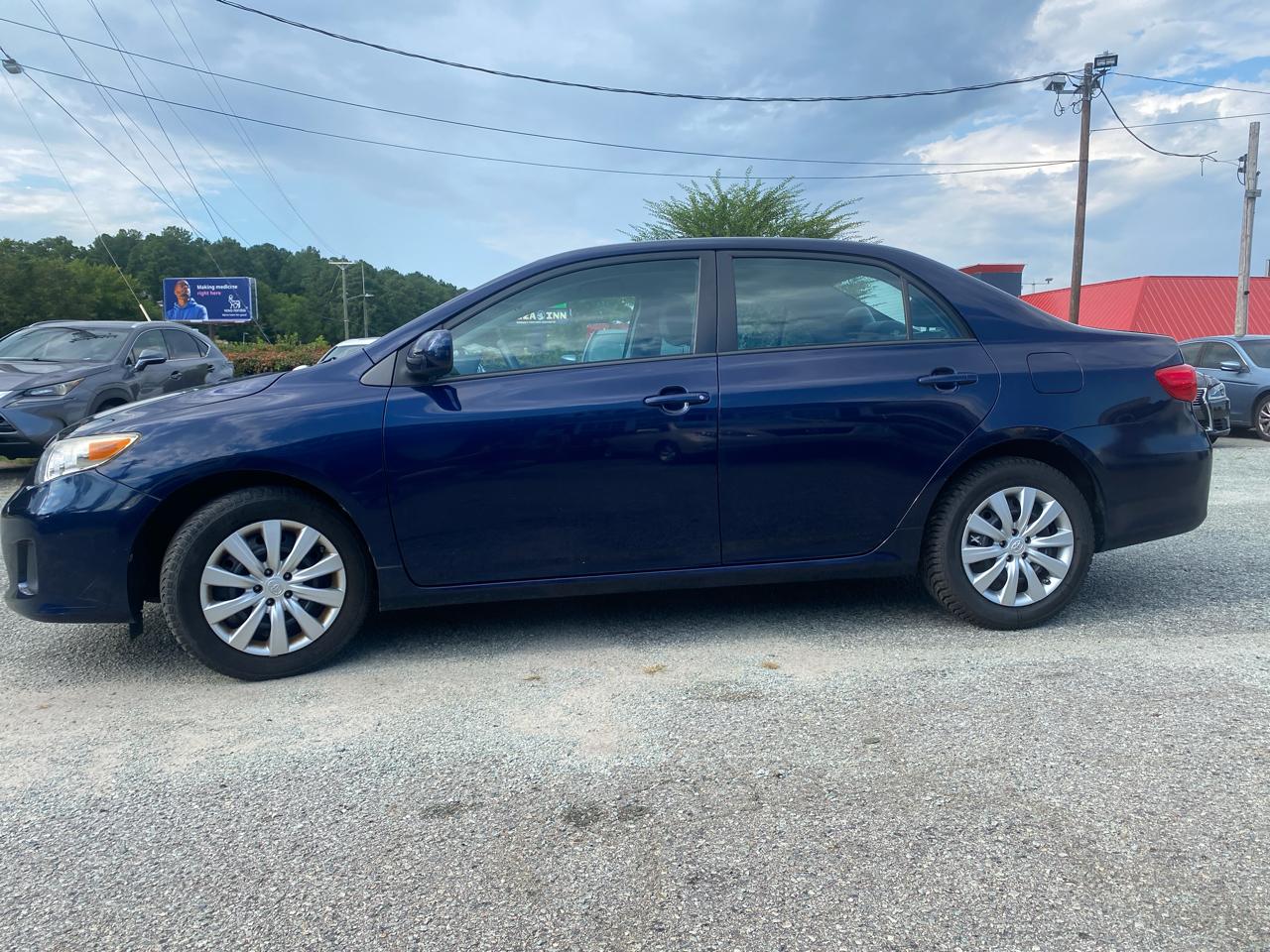 Toyota Corolla LE 4D Sedan 2012